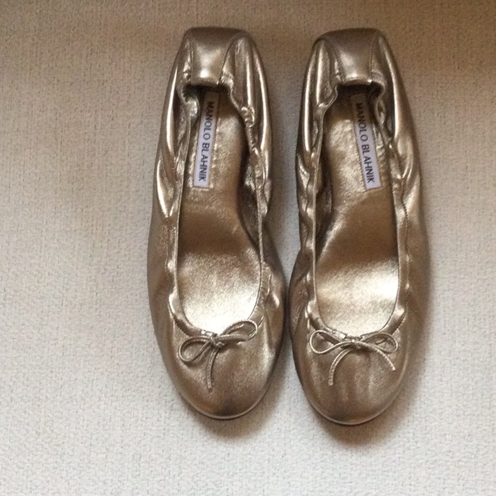 Manolo Blahnik gold ballet flats